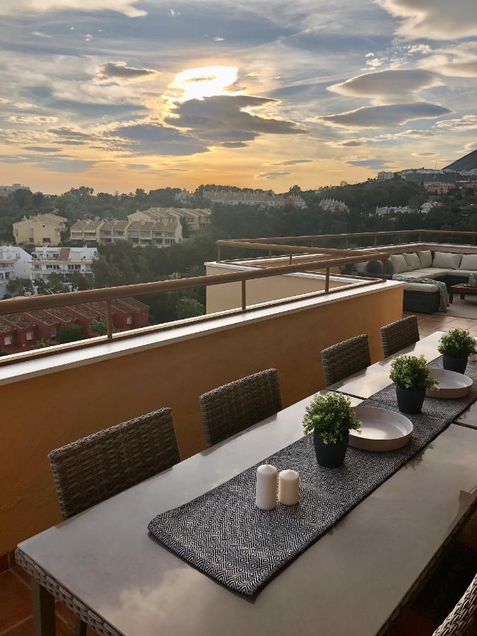 Luxurious Duplex Penthouse With Golf And Sea Views Apartment Benalmádena Exterior photo